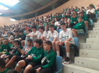 110 nenos/as das Escolas deportivas de baloncesto e integrantes do club Basquet Ames asisten a un partido do Monbus Obradoiro