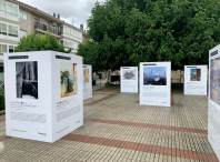 Inaugúrase na praza do Concello a exposición “Viaxando. Coleccións de arte Afundación e ABANCA”, que se poderá visitar ata o 24 de setembro Inaugúrase na praza do Concello a exposición “Viaxando. Coleccións de arte Afundación e ABANCA”, que se poderá visitar ata o 24 de setembro