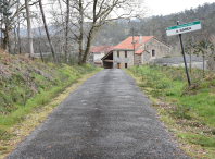 Vanse executar obras de pavimentación da estrada de A Garea e interiores, na parroquia de Agrón