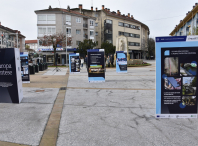 A praza da Maía de Bertamiráns acolle unha exposición sobre as actuacións executadas a través da EDUSI Impulsa Ames