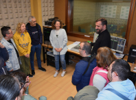 A radio municipal recibe a visita do integrantes da asociación Arcea-Adames