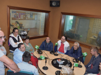 A radio municipal recibe a visita do integrantes da asociación Arcea-Adames