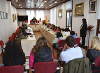 A Casa do Concello recibe a visita do alumnado de cuarto do CEIP Agro do Muíño para coñecer o funcionamento da Administración local