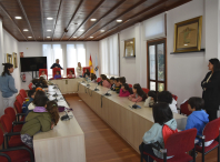 A Casa do Concello recibe a visita do alumnado de cuarto do CEIP Agro do Muíño para coñecer o funcionamento da Administración local A Casa do Concello recibe a visita do alumnado de cuarto do CEIP Agro do Muíño para coñecer o funcionamento da Administración local