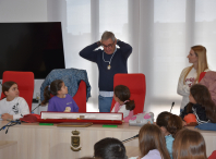A Casa do Concello recibe a visita do alumnado de cuarto do CEIP Agro do Muíño para coñecer o funcionamento da Administración local A Casa do Concello recibe a visita do alumnado de cuarto do CEIP Agro do Muíño para coñecer o funcionamento da Administración local