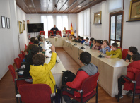 A Casa do Concello recibe a visita do alumnado de cuarto do CEIP Agro do Muíño para coñecer o funcionamento da Administración local