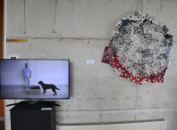 Chega ao Milladoiro a exposición do XVIII Certame de Arte Isaac Díaz Pardo