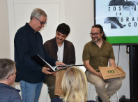 O Concello de Ames realízalle unha recepción institucional a Bruno Arias e Álvaro Liste, creadores do documental Os espazos en branco