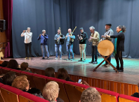 Os Castros, Pandereteiras da Costaneira, Os Retranqueiros, Airiños do Paseo do Colón, As Maianas e Requinta da Maía protagonizaron o concerto de Nadal