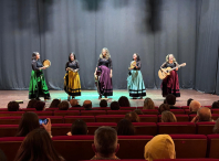 Os Castros, Pandereteiras da Costaneira, Os Retranqueiros, Airiños do Paseo do Colón, As Maianas e Requinta da Maía protagonizaron o concerto de Nadal