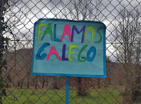 A comunidade educativa amesá reafírmase na activación do Modo Galego cantando e bailando
