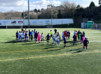 Estrease o equipo de fútbol Calo Genuine no que participan mozos e mozas do Club de diversidade de Ames e de Arcea-Adames