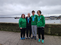 O club Ames Atletismo Savante logra seis medallas nos campionatos galegos de marcha en ruta e de lanzamento longos