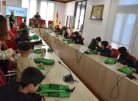 O alumnado de segundo de primaria do CEIP da Maía visitou a Casa do Concello