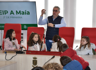 O alumnado de segundo de primaria do CEIP da Maía visitou a Casa do Concello