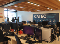 O alcalde e a concelleira de Promoción Económica visitan a sede de CATEC en Galicia