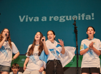 A improvisación oral en verso encheu o Auditorio de Galicia nunha gala na que se entregaron os premios do Enreguéifate 2025