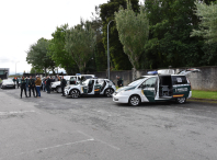 Centos de nenos e nenas participan na exhibición solidaria de medios da Garda Civil