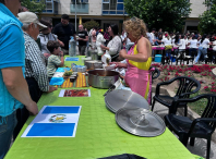 Éxito de participación no Encontro Intercultural coa degustación de preto de 30 receitas e diversas actuacións musicais Éxito de participación no Encontro Intercultural coa degustación de preto de 30 receitas e diversas actuacións musicais
