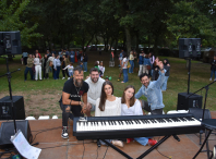 Péchanse os Seráns de Ames cun concerto de Mary Iglesias e co espazo Xogando Miudiño