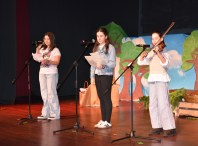 Ames celebra o Día de Rosalía de Castro cunha gala protagonizada por alumnado dos centros educativos e pola cantautora Sheila Patricia Ames celebra o Día de Rosalía de Castro cunha gala protagonizada por alumnado dos centros educativos e pola cantautora Sheila Patricia