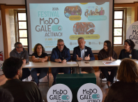 Preséntase o festival de música infantil, Modo Galego, actívao!, no que actuarán Uxía Lambona e a Banda Molona, A Gramola Gominola e As Maianas, para pechar a cuarta edición do programa