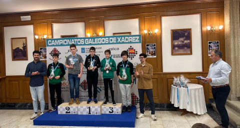 O club Ames Xadrez consegue tres medallas no torneo provincial por equipos infantís
