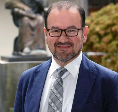 O reitor da USC, Antonio López, recibirá a medalla do Concello de Ames no acto do Día de Galicia 2025