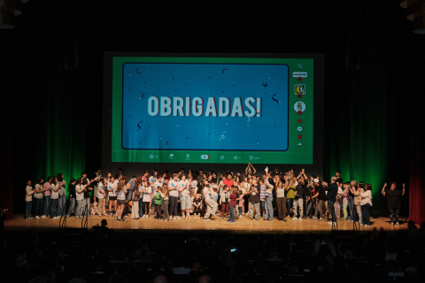 A improvisación oral en verso encheu o Auditorio de Galicia nunha gala na que se entregaron os premios do Enreguéifate 2025