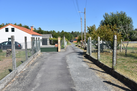 Adxudícanse as obras de mellora dos viarios de acceso a Firmistáns, Gasamáns e Pedras por un importe de 65.574 euros