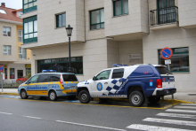 A oficina da Policía Local atópase na rúa Alcalde Lorenzo, en Bertamiráns