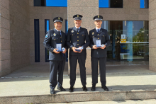Tres axentes da Policía Local de Ames condecorados polos seus 25 anos de servizo no corpo