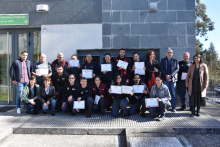 Foto de grupo feita trala entrega de diplomas Foto de grupo feita trala entrega de diplomas