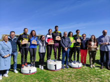 Imaxe dos gañadores no podio, acompañados por representantes da Corporación municipal Imaxe dos gañadores no podio, acompañados por representantes da Corporación municipal