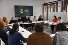 Imaxe da reunión cos coworkers do espazo colaborativo A Proa