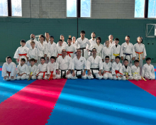Participantes na sesión de mañá do curso de kata 