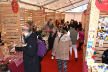 Aberto o Mercado de Nadal de Ames con 18 postos de produtos de artesanía e alimentación Aberto o Mercado de Nadal de Ames con 18 postos de produtos de artesanía e alimentación