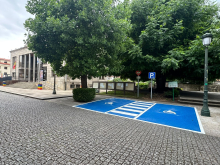 Reubicadas as prazas de aparcamento para persoas con discapacidade da rúa Ameneiral na praza do Concello e no aparcamento con acceso pola rúa Pesqueiras Reubicadas as prazas de aparcamento para persoas con discapacidade da rúa Ameneiral na praza do Concello e no aparcamento con acceso pola rúa Pesqueiras